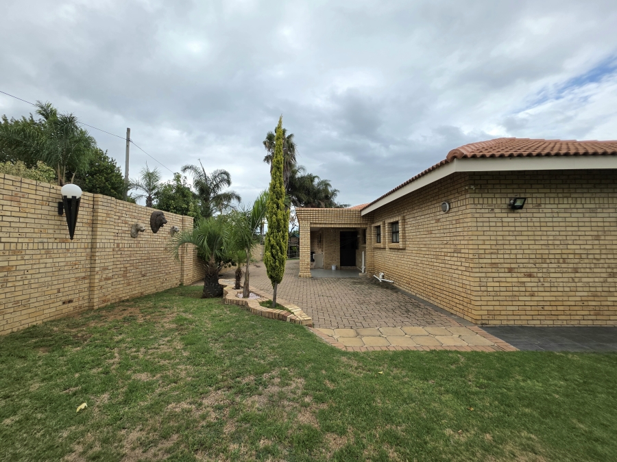 4 Bedroom Property for Sale in Jan Cillierspark Free State